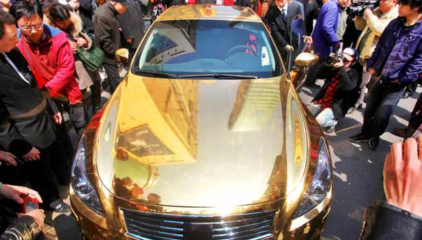 201604010856200219_gold-plated-cars-of-saudi-prince-Turki-Bin-Abdullah-glitter_SECVPF