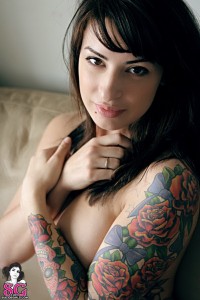 Hot-Girls-With-Tats-26