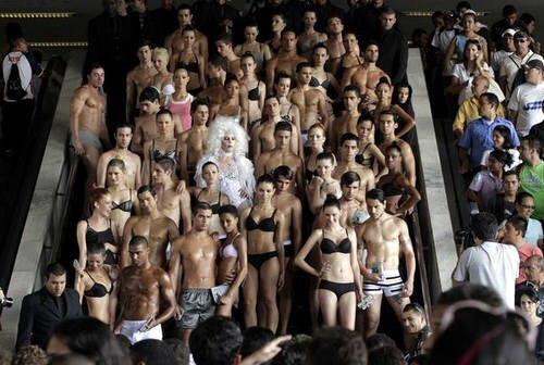 253227_665004666848156_1948337404_n