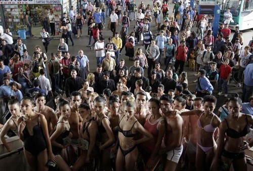 321472_665004656848157_1648869598_n