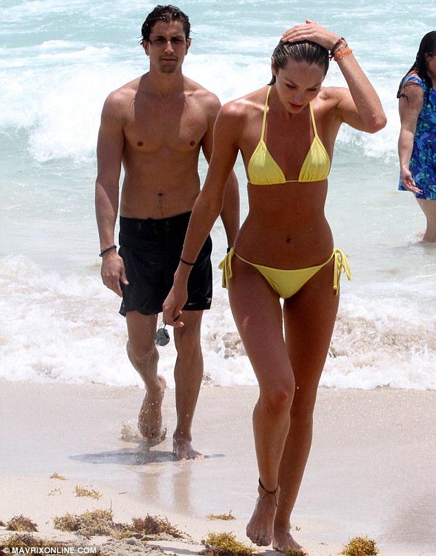 article-2331811-1A075F78000005DC-958_634x809