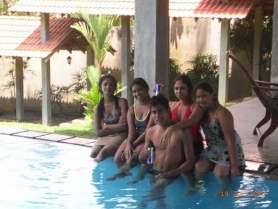 dilini tharuka pool party (22)