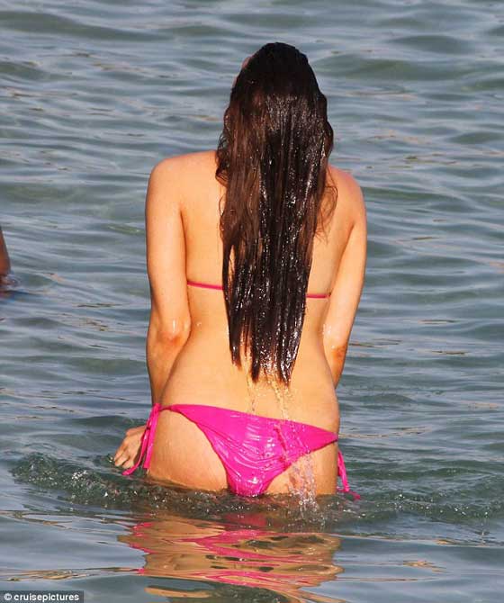 pink_bikini_04