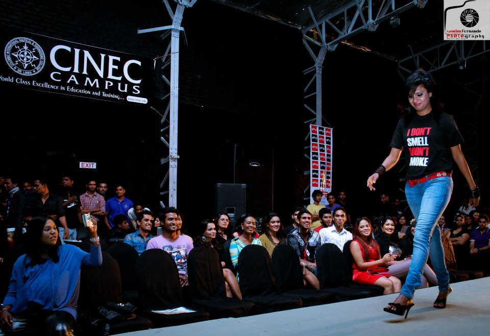 479852_589542084409278_2058396383_n