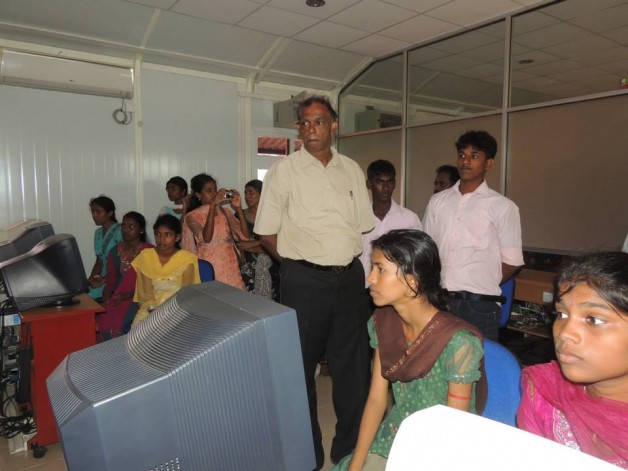 946525_405622669555344_1553313935_n