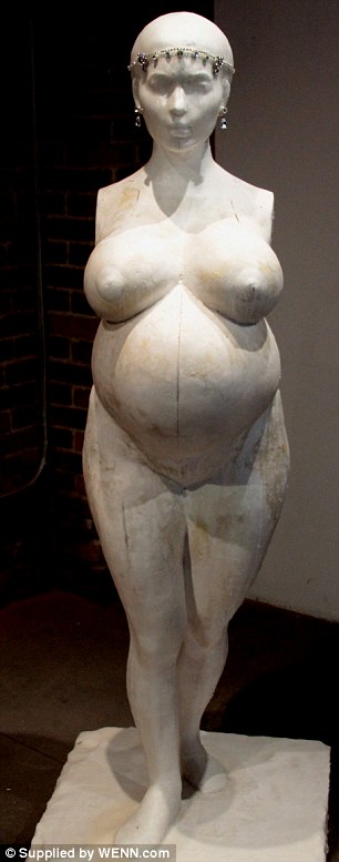 article-2336576-1A2B25B8000005DC-328_306x777