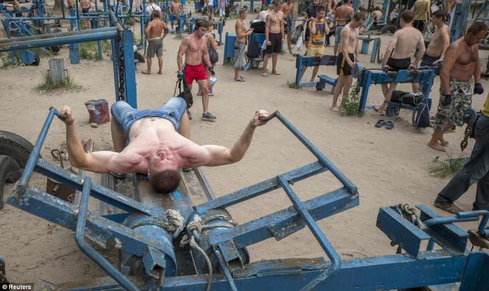 1296article-0-1AA7ED71000005DC-803_968x577