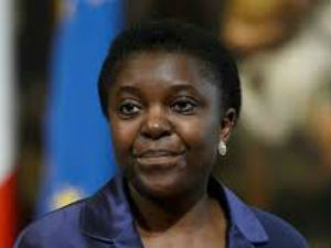 28-cecilekyenge12-300-jpg (1)