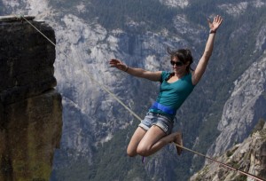 1610_article-2389815-1B415D21000005DC-352_964x679