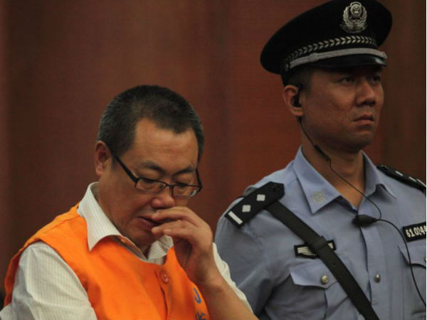 10-1378793987-brother-watch-6000-jpg