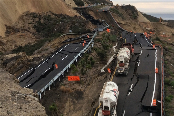 131229-world-mexico-highway-story1-