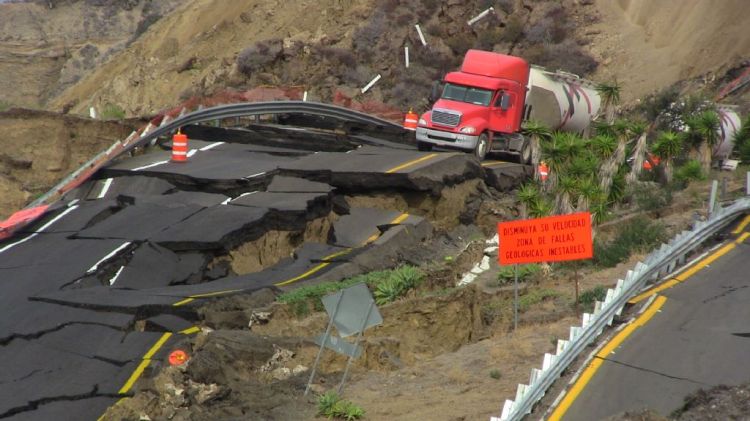 131232-world-mexico-highway-story1-