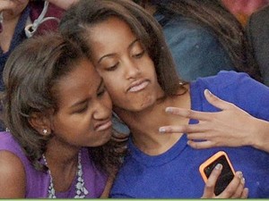 22-1398175218-obama-daughters-60