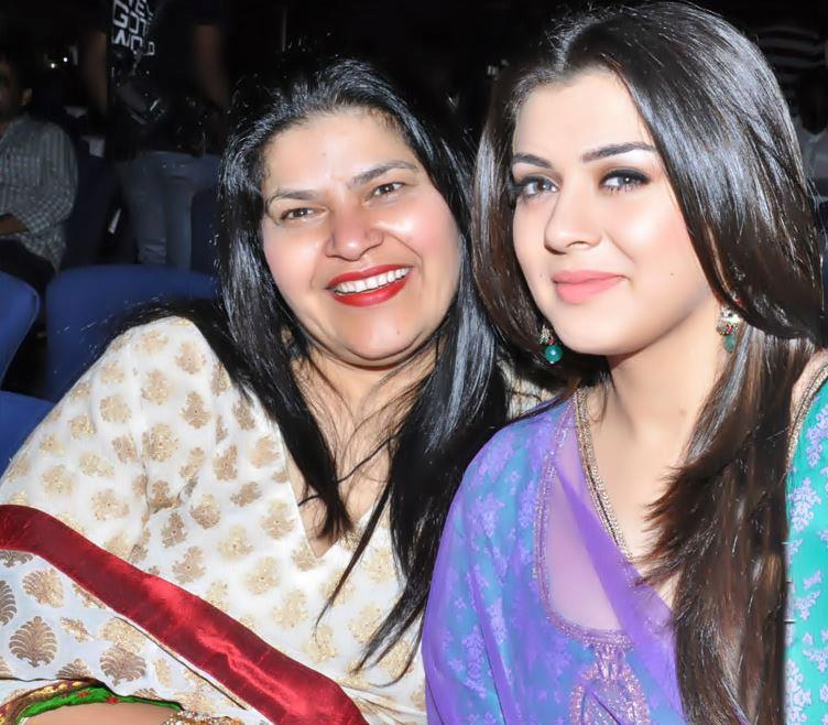 hansika-mother