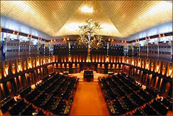 1019156718parliment02