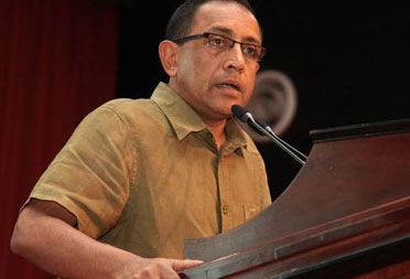 1869486937Untitled-1