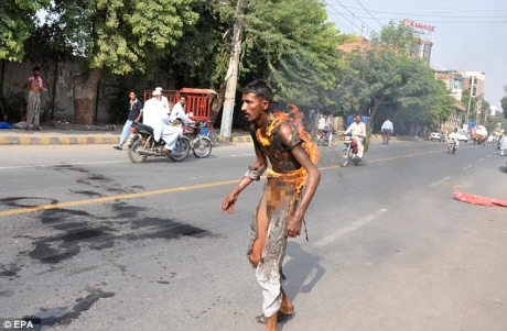 pakistan_immolation_002 (1)