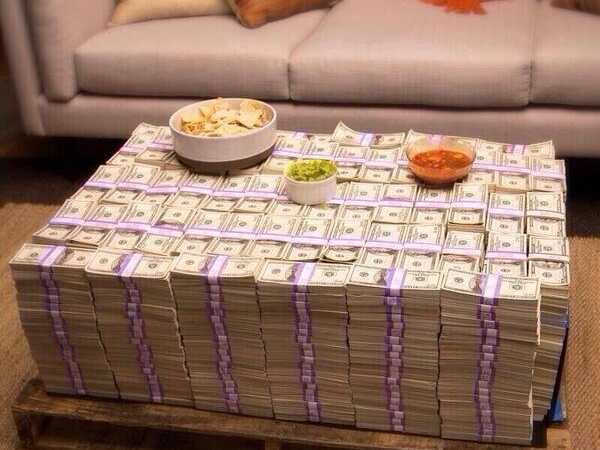 the-ultra-rich-are-hoarding-cash-as-inequality-anger-simmers