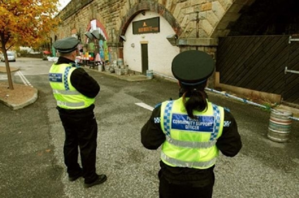 young_women_002-615x407