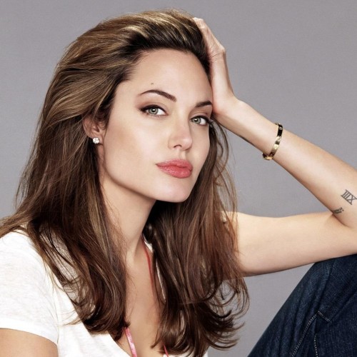 angelina-500x500