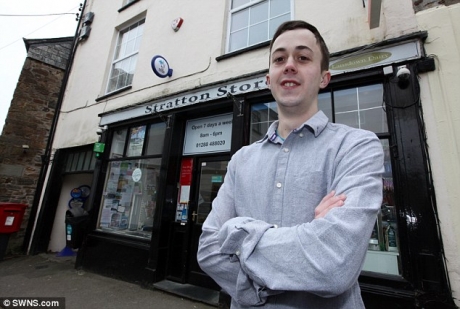 postoffice_worker_002