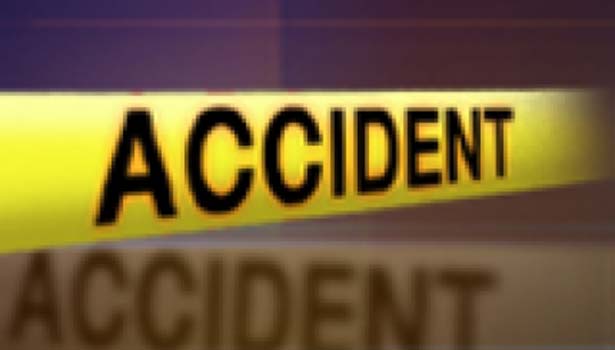 201604011606589476_private-school-bus-accident-3-people-injured_SECVPF