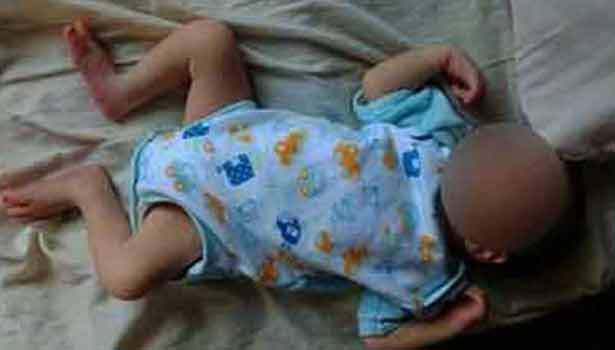 201604021705086064_Dad-arrested-after-he-tries-to-sell-his-own-10-day-old_SECVPF