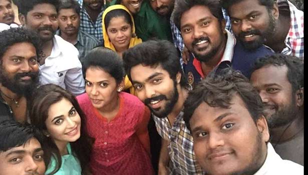 201604162018512362_GVPrakash-Theri-Celebrations-in-sets-of-Bruce-Lee_SECVPF