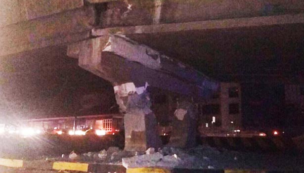 201604170833088294_Strong-Ecuador-quake-kills-30_SECVPF