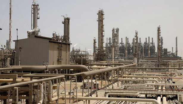 201604211201215870_As-Oil-Prices-Fall-Saudi-Arabia-Borrows-Billion-to-Stay_SECVPF