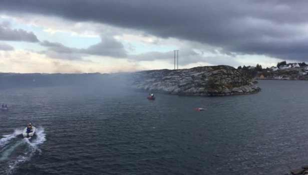 201604291811029292_Helicopter-with-about-13-people-on-board-crashes-off-Norway_SECVPF