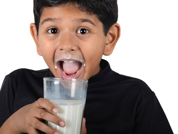 drinking-milk-kids
