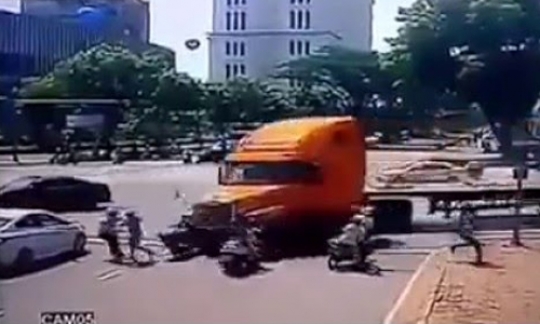 truck_accident_002.w540