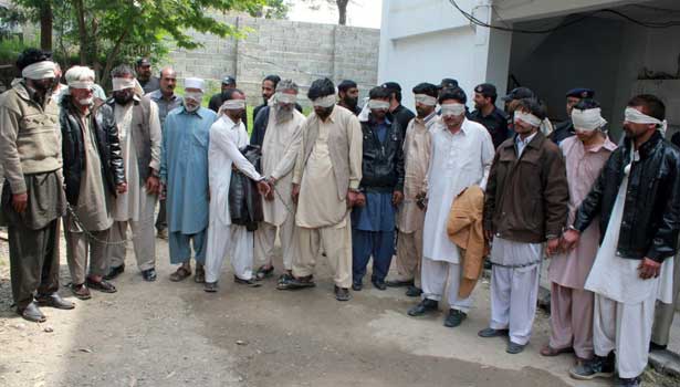 201605061242343575_Teenage-Girl-burning-to-Death-in-Pakistan_SECVPF