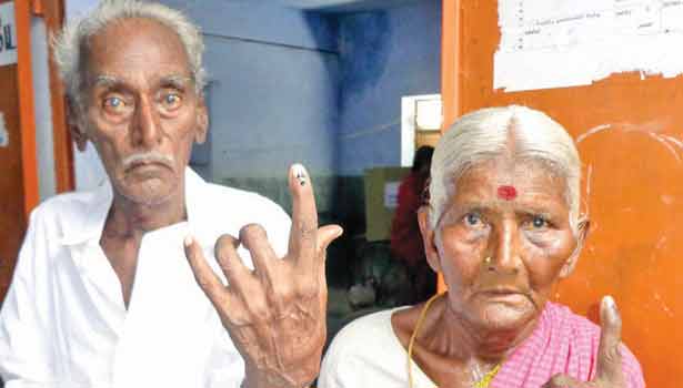 201605161123477900_Andhiyur-come-with-104-year-old-wife-were-put-to-the-vote_SECVPF