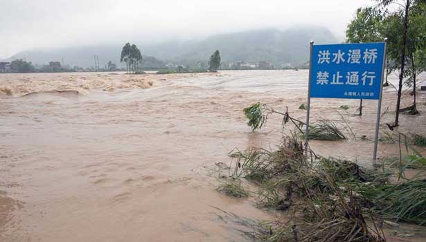 201605211503069484_8-killed-as-China-issues-blue-alert-for-heavy-rains_SECVPF