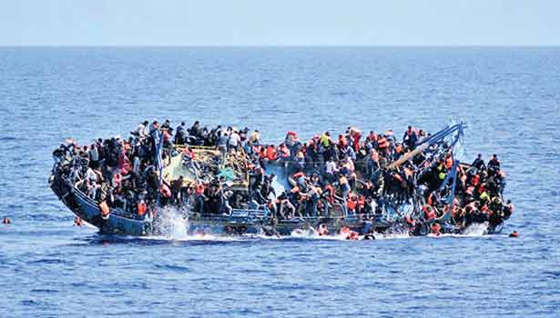 201605261246195010_Italian-navy-rescues-562-migrants-as-seven-die-in-boat_SECVPF