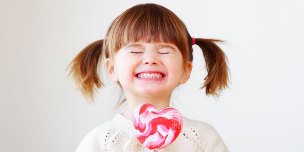 5-makanan-perusak-gigi-dan-senyum-indahmu-615x308