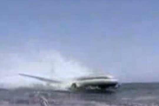 plane_water_002.w540