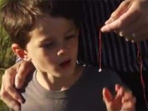 03-1464934385-father-uses-helicopter-to-pull-son-s-tooth-4-600