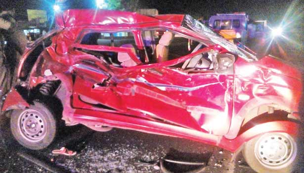 201606041700148086_car-and-lorry-accident-husband-wife-dead-near-dindigul_SECVPF