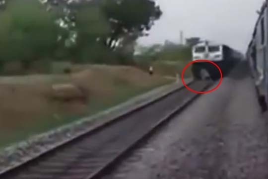 girl_mark_susait_002.w540