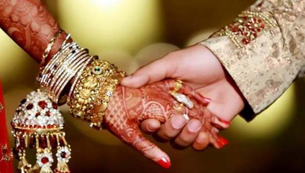 201607091626157848_Dharmapuri-police-head-constable-married-the-2nd-woman_SECVPF