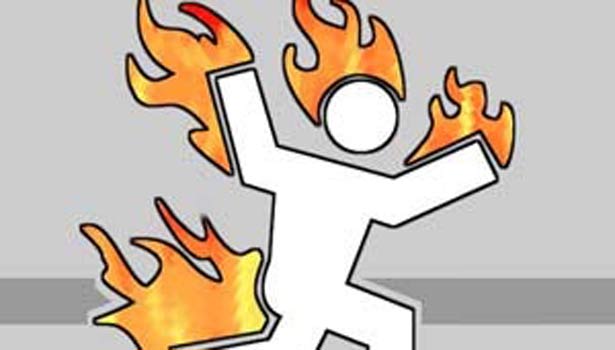 201607141423256384_Woman-self-immolation-attempt-in-tondiarpet_SECVPF