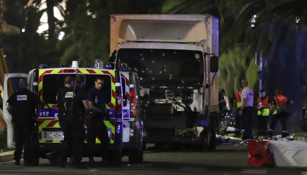 201607150545463631_Nice-France-truck-attack-kills-73-official-tells_SECVPF
