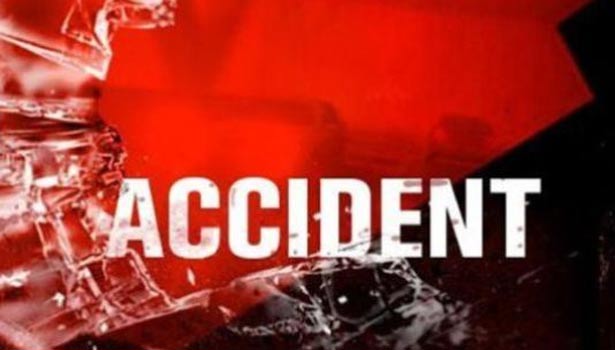 201607261207379056_young-men-killed-bus-collided-near-royapuram_SECVPF