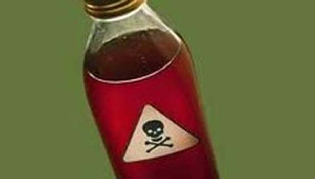 201608021456292443_woman-police-suicide-attempt-in-theni_SECVPF