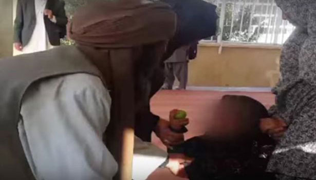 201608071009381601_6-years-old-girl-cries-after-being-married-in-exchange-for-a_SECVPF