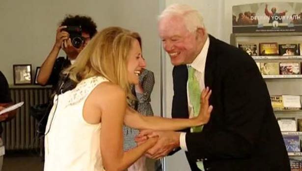 201608101838541326_Bride-calls-her-father-s-heart-recipient-for-her-marriage_SECVPF