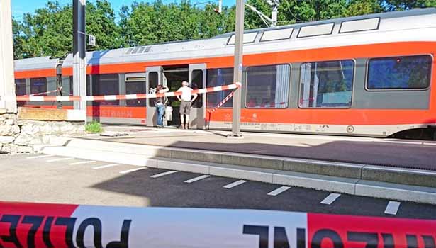 201608141115003712_Man-sets-fire-stabs-passengers-on-train-in-Switzerland_SECVPF